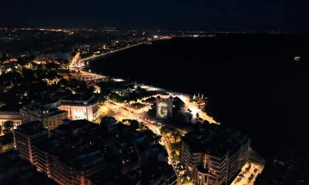 Φωτίστηκε ο Λευκός Πύργος με το διεθνές σήμα μνήμης της Γενοκτονίας